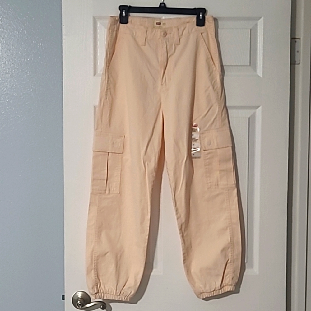 Levi's Women High Waisted Cargo Pant, Scallop Shell Fine Twill, 29 (US 8)